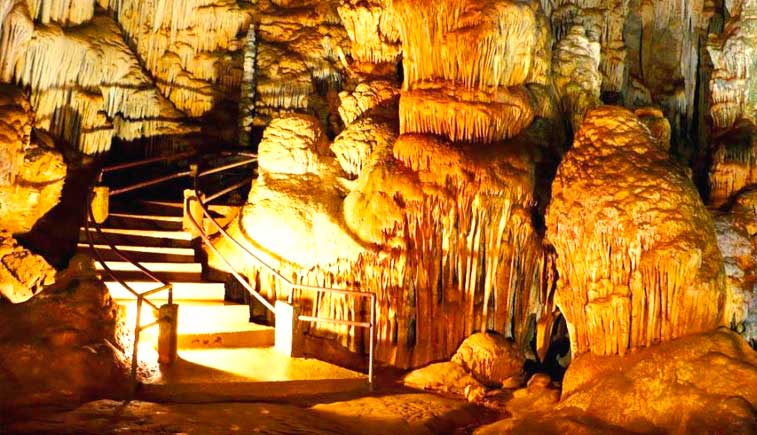 A Caverna do Diabo, vista do interior